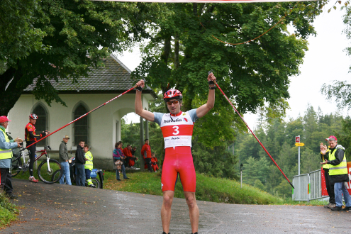 Ronny Heer als Sieger im Ziel