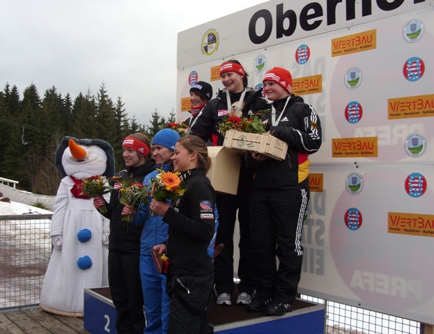 Siegerehrung der Juniorinnen bei den Weltmeisterschaften in Oberhof ( LiVE-Wintersport.com)