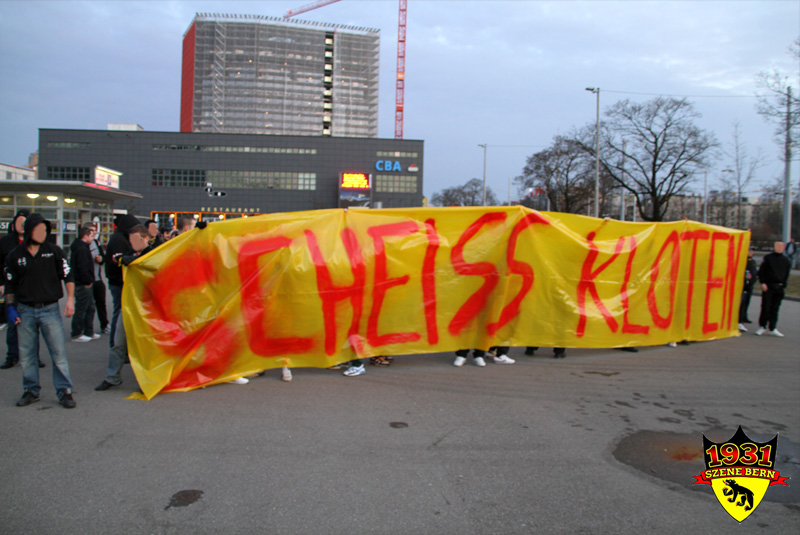 Berner Fans provozieren vor dem Spiel<br/>Bild: Foto Szene Bern