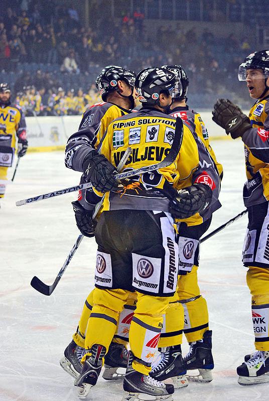 Pinguine Jubel beim 1-0